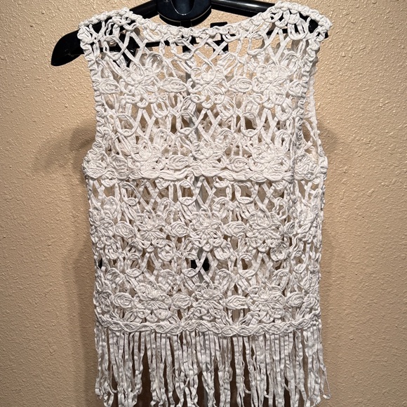 POL BOHO crochet white vest with fringe one size small medium large nwot - Picture 4 of 6